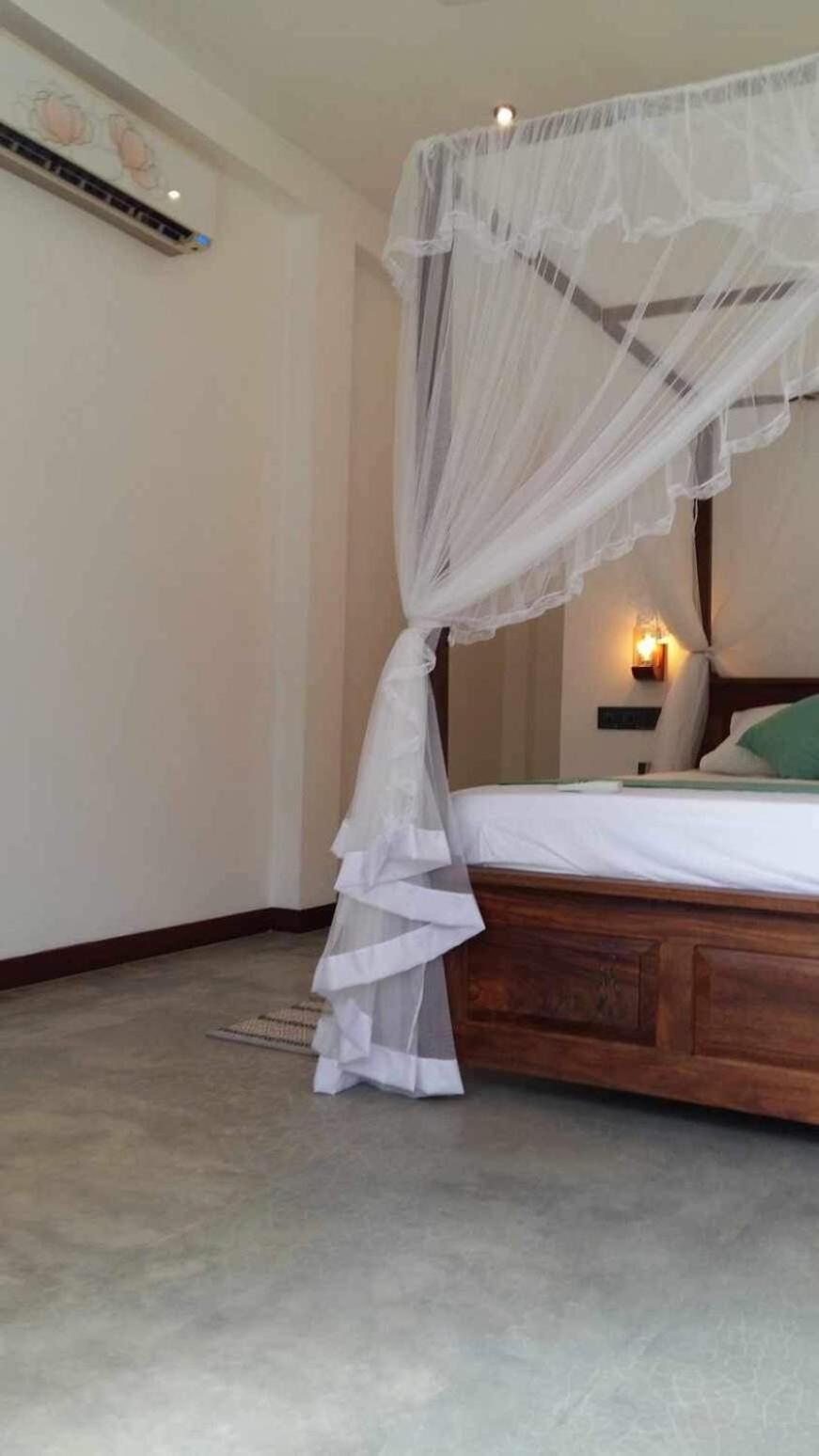 Hotel New Ocean Breeze Madiha Matara Exterior foto